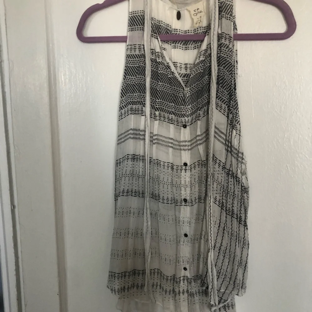 Free People ONE Women's Black & white Neck Tie Sleeveless Blouse - Picture 6 of 7